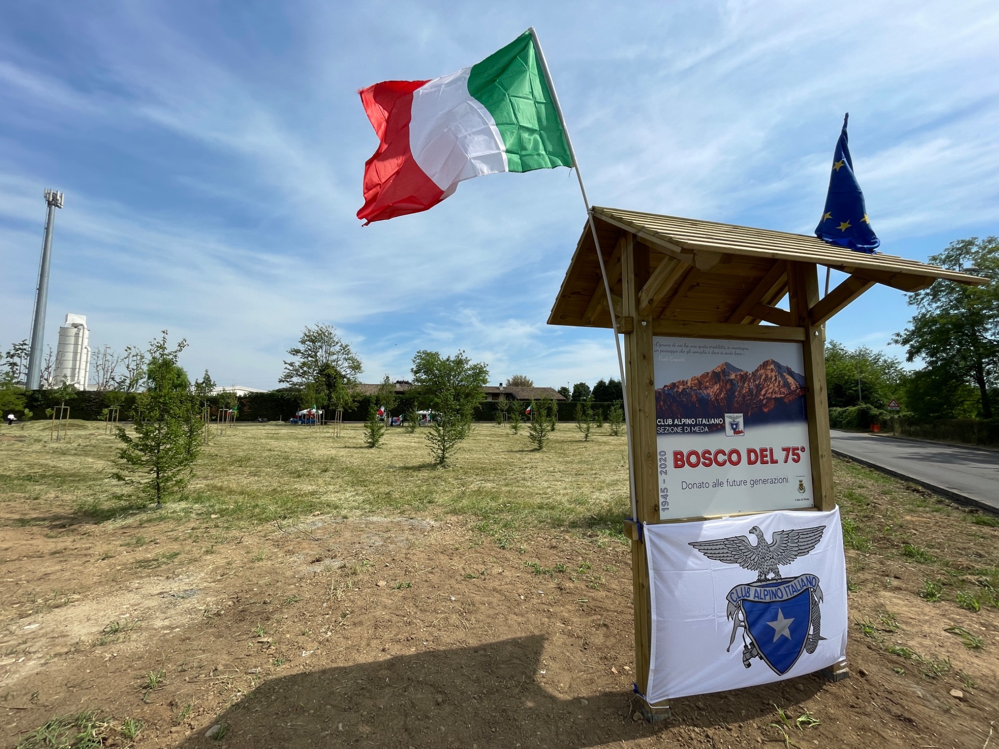 Ingresso del Bosco del 75° durante l’inaugurazione