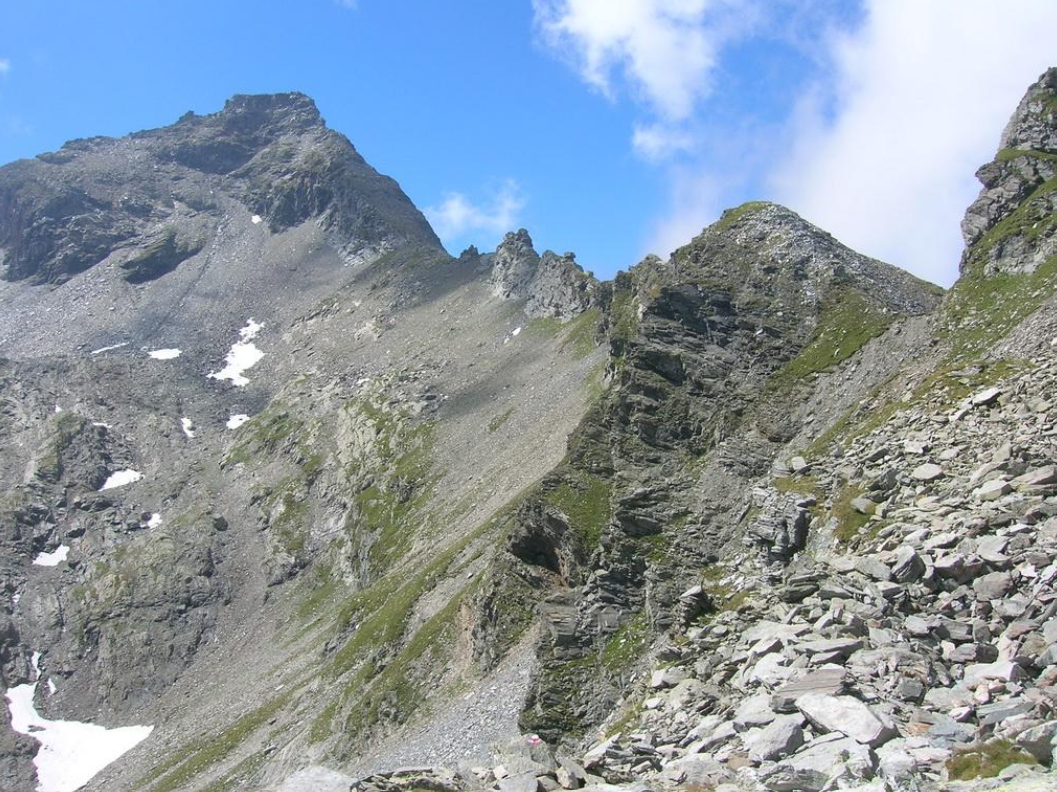 Oltre i 3’000: una cornice per il Pizzo Quadro (SO)